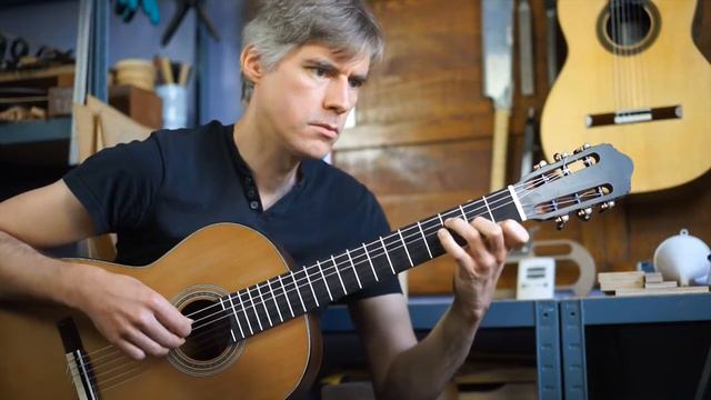 Sarabande by Sylvius Leopold Weiss on a 2019 Lamoureux guitar смотреть онлайн