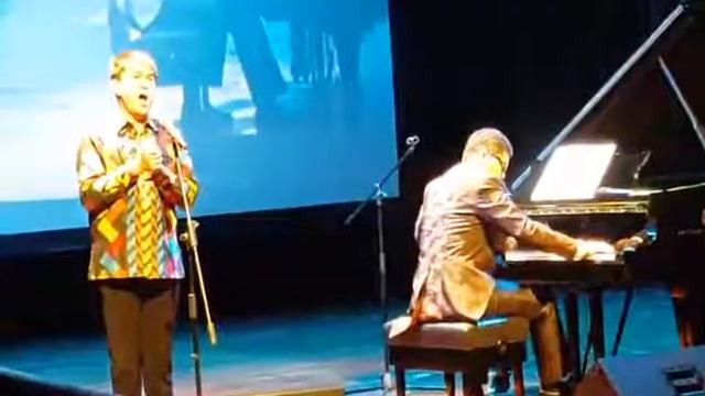 Ananda Sukarlan - 2 Songs: "Malam Kebumen " and "Surat Kertas Hijau" смотреть онлайн
