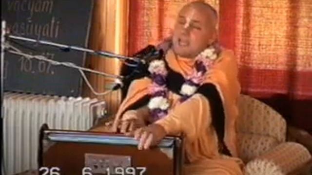 Suhotra Swami - Bhajan (CZ Summer Camp 1997) смотреть онлайн