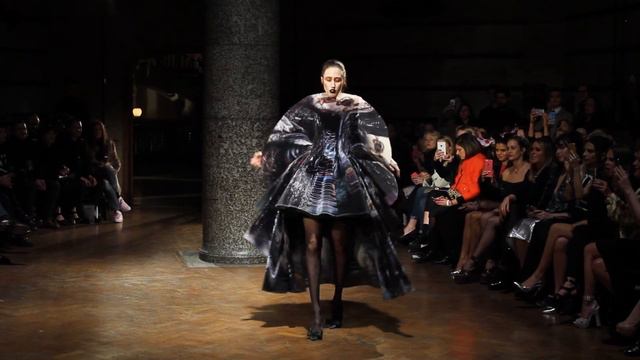 Giles F/W 2015. Daria Shapovalova at London Fashion Week смотреть онлайн