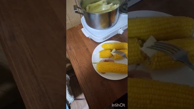 Вареная Кукуруза рецепт/ муж кайфанул-реакция в конце #варенаякукуруза #дача #жизньв  деревне