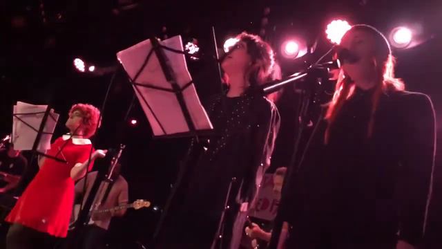 Kathleen Hanna & AdRock “Annie & Black Sabbath Medley” @ Teragram Ballroom 2/14/2019 смотреть онлайн