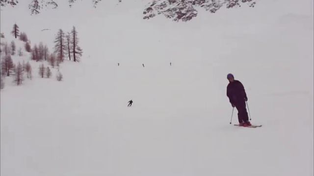 Valle d Aosta Cervinia, szyba dwanascie z tyłu flaszeczka смотреть онлайн