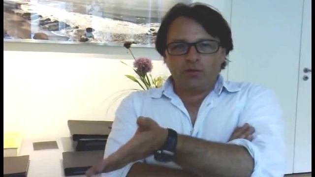 Aram Radomski, uno de los primeros en cruzar el muro de Berlín смотреть онлайн