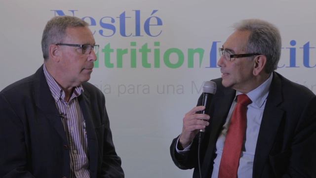 Entrevista al Dr. Jaime Dalmau en el 64 Congreso de la Asociación Española de Pediatría смотреть онлайн