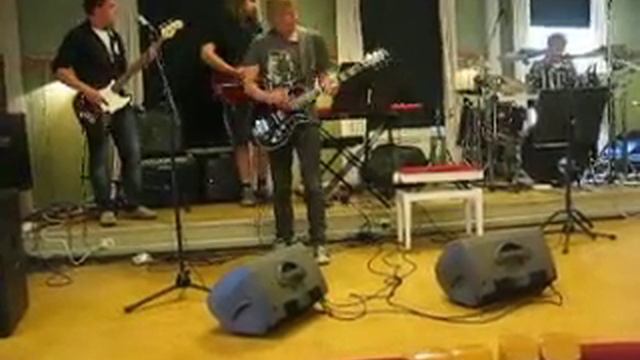 'Sixty' by Axel Finn Arnesen, cover by Vegard with band смотреть онлайн