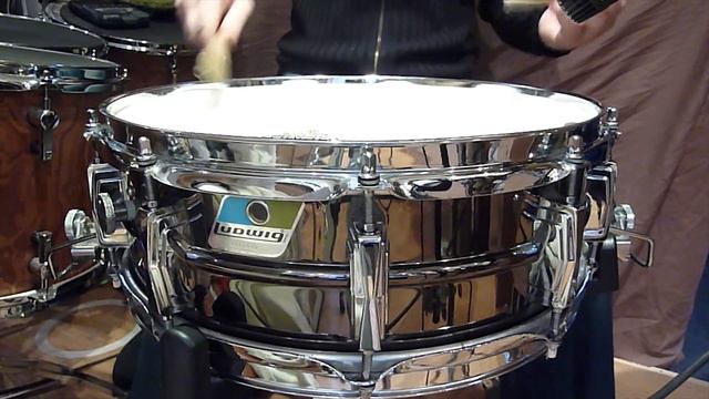 Ludwig Black Beauty 1970's Super Sensitive Snare 14" x 5" - Demo [HD] смотреть онлайн