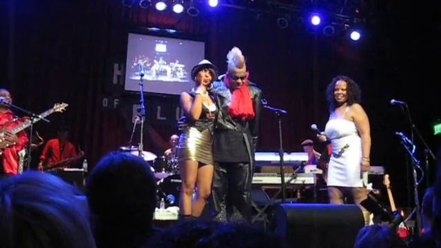 Sly Stone at the House of Blues Anaheim 1.13.7.2 смотреть онлайн