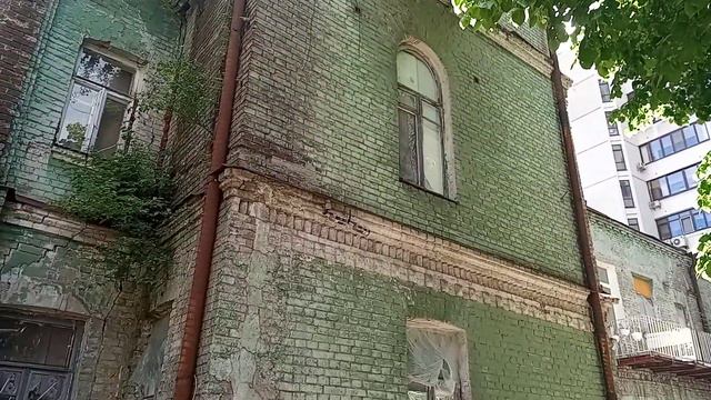 Мистический зелёный дом в Киеве