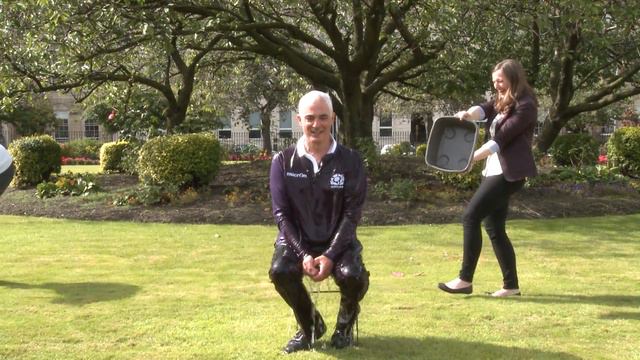 Alistair Darling takes up James McAvoy's Ice Bucket Challenge смотреть онлайн