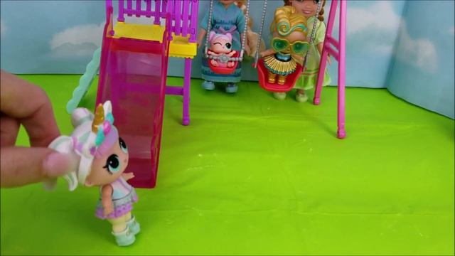 Frozen Elsa and Anna Play Games with LOL Surprise Dolls смотреть онлайн