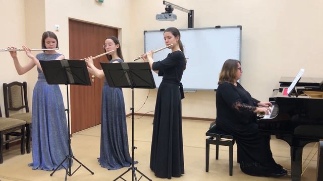 Трио Алиса Анциферова, София Набокова, Полина Шульга. Скарлатти «аллегро»