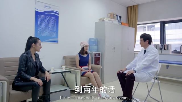 閨蜜的主治醫師被人跟蹤，灰姑娘為了讓他安心救治閨蜜，願意免費為他當保鏢！EP34-2 Chinese Drama смотреть онлайн