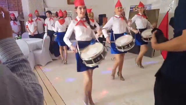 Барабанщицы-пионерки смотреть онлайн
