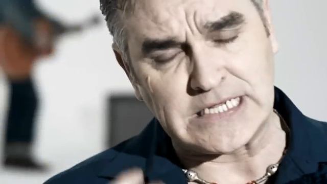 Morrissey - I'm Throwing My Arms Around Paris
