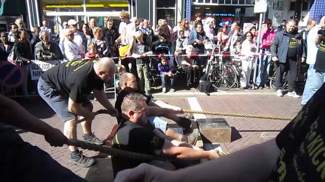 NK duo vrachwagentrekken 2010 hand over hand Frans Heuts & Maurice Hellebrand смотреть онлайн