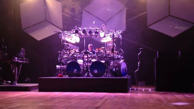 Dream Theater - Mike Mangini Drum Solo смотреть онлайн
