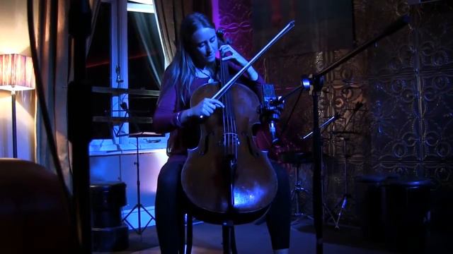 Why Do You Smile? - Laura Sheeran / Kate Ellis смотреть онлайн