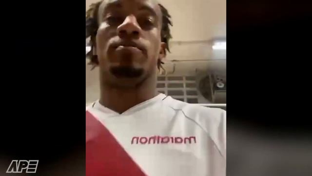 Pasos de Aldo Corzo en vestuario peruano tras ganar 1 a 0 a Venezuela смотреть онлайн