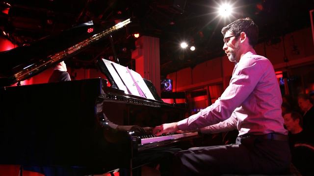 Tenor Stephen Costello Sings  