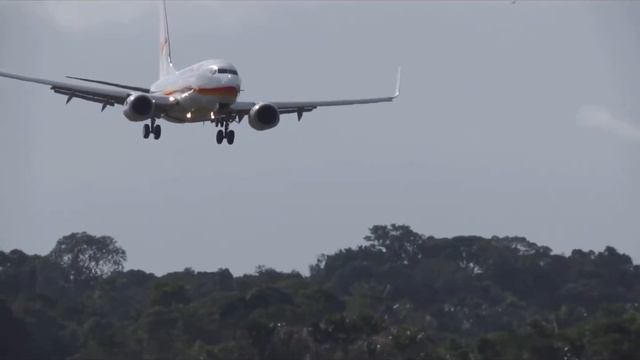 Surinam Airways - Landing 737-700 In Johan Adolf pengel International Airport смотреть онлайн