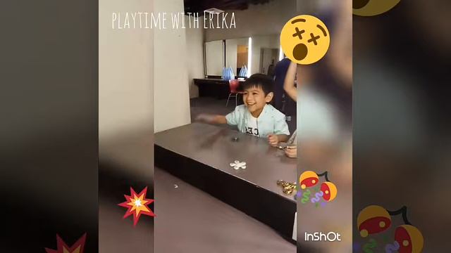 La Luna Sangre's Young Tristan & Young Malia, Playing Fidget Spinner