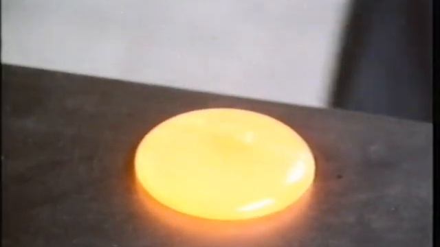 In The Making - Glass-Blowing - George Elliott смотреть онлайн