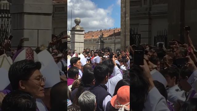 Despidiendo a Mons. Oscar Julio Vian Morales смотреть онлайн