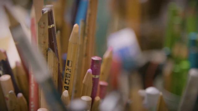 Illustrator Axel Scheffler draws The Highway Rat смотреть онлайн