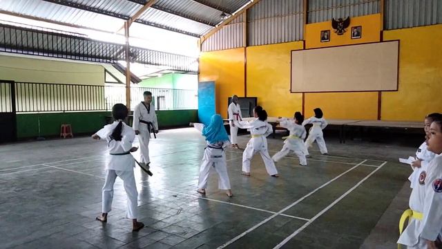 Basik 1 Taekwondo II Taekwondo SMA 3 Sumbawa. смотреть онлайн