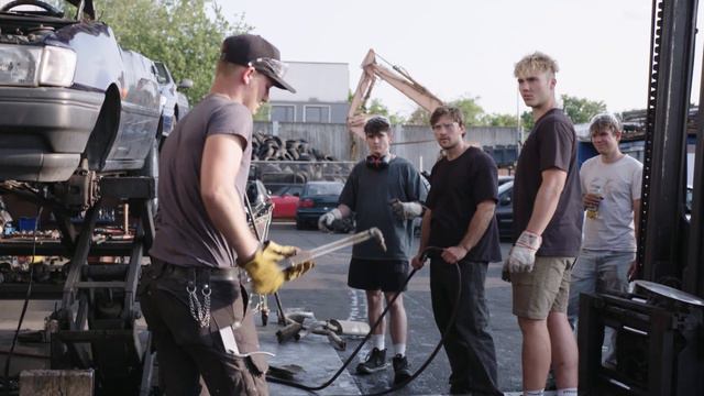 Das kuriose Autowrack Race! смотреть онлайн