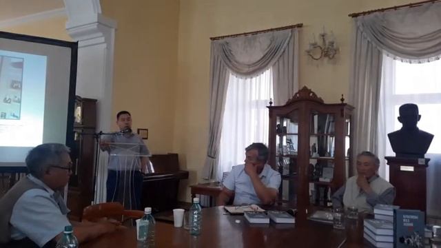 Выступление поэта, главного редактора журнала "Чолбон" Гаврила Андросова. На якутском языке смотреть онлайн