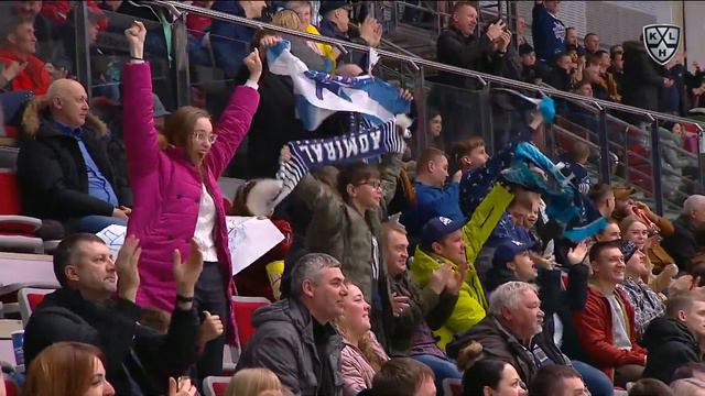 Glazachev Goes One On One To Cut Barys Lead