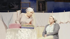 Спектакль "Любовь и Голуби"