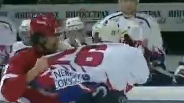 Hockeyfighters.cz Vladislav Bulyin vs Darsy Verot.wmv смотреть онлайн
