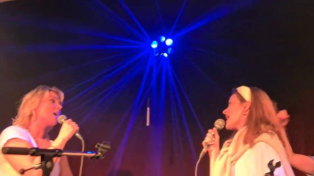 "Джесси и Джеймс" - Панцирь (Live at Alibi club 08.09.22) смотреть онлайн