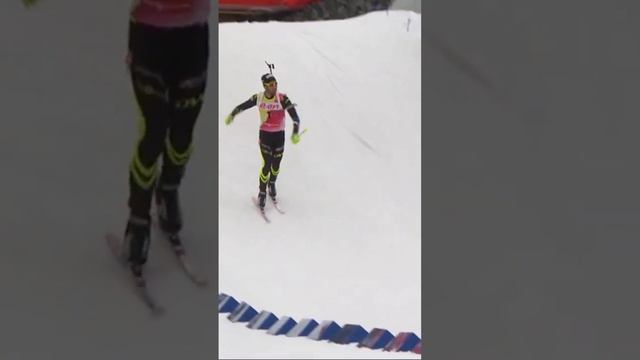 Куда он лезет 😂 #биатлон #biathlon #фуркад #fourcade