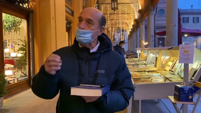 Moreno va in pensione - ciao ai libri in piazza Matteotti смотреть онлайн