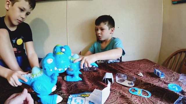 Smashers Dino Rex TOYS with the Williams boys смотреть онлайн