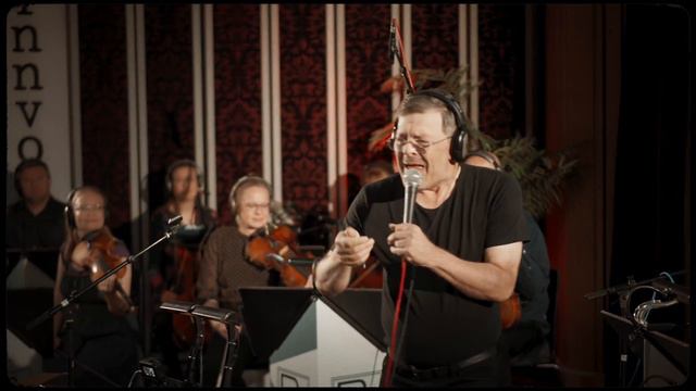 Luukku 12. RNO Ja Ricku: TONTTUKUNNOSSA