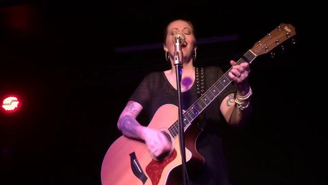 Anneke Van Giersbergen - Ih-Ah (Live) смотреть онлайн