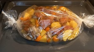 Когда ЛЕНЬ ГОТОВИТЬ пользуюсь этим рецептом Просто складываю все в рукав и в ДУХОВКУ! Вкусный УЖИН