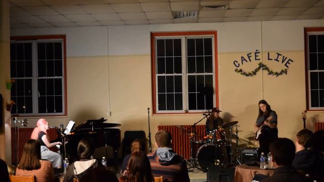 "Minute You Said Hi" by Bicycles & Pedestrians смотреть онлайн