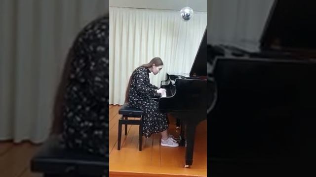 Й.Гайдн Соната 1ч  соль мажор /исполняет Айзиля.Х