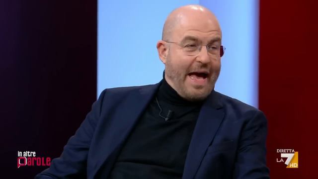 "Ciao poveri!": Paola Cortellesi e la sua imitazione di Letizia Moratti смотреть онлайн