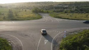 "Погоня " ( использована мелодия DJ Грув - Вальс (из фильма Берегись автомобиля))