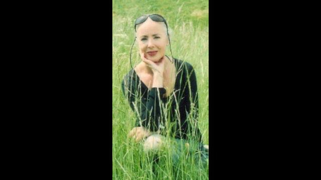 Anna Sings M Karlowicz Shakes off colred leaves смотреть онлайн