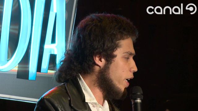 Rubén "Perrillo" González-Le Llamamos Comedia смотреть онлайн