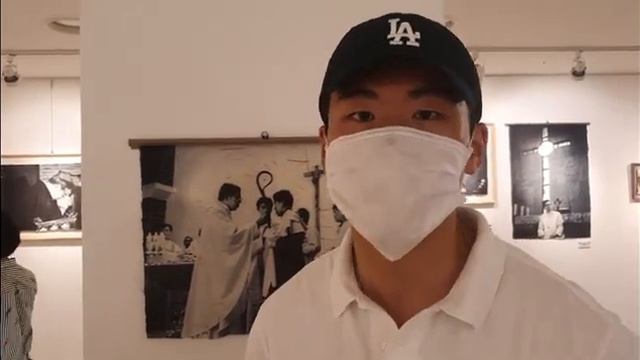 2022년5월14일~20일 명동성당내 1898갤러리에서 김수환추기경님 탄신100주년 기념 미공개 흑백 한지 첫번째 사진전입니다 смотреть онлайн