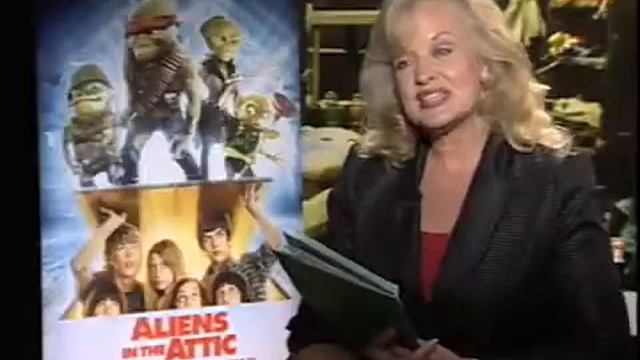 ALIENS IN THE ATTIC Ashley Tisdale and Robert Hoffman interviews смотреть онлайн